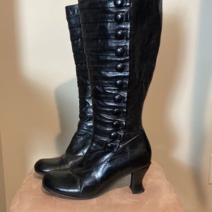 Miz Mooz black leather boots size EU 39 or 8.5 US